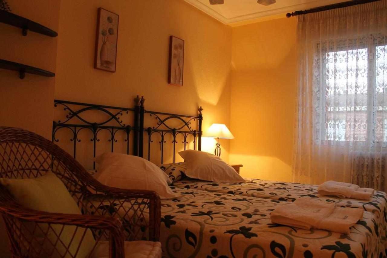 Alojamiento La Olmedana Olmedo Esterno foto
